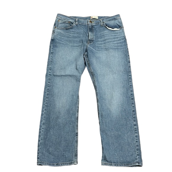 WRANGLER Women’s relaxed boot medium wash jeans 38x30 - Picture 3 of 5